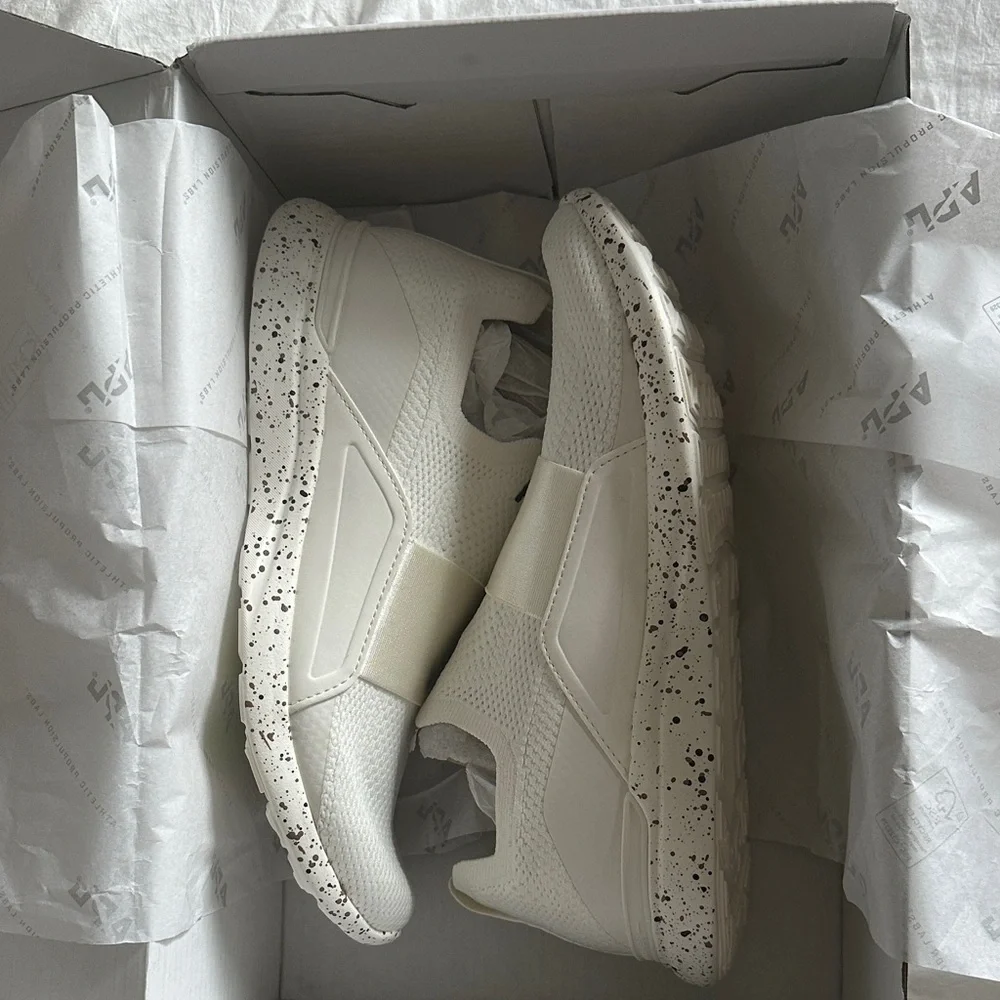 APL Techloom Bliss White Athletic Shoes - Picture 4 of 5